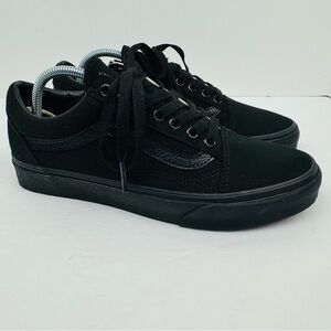 Vans Unisex Classic Black/Black Old Skool Sneaker Skate Shoes. Men 7, Women 8.5